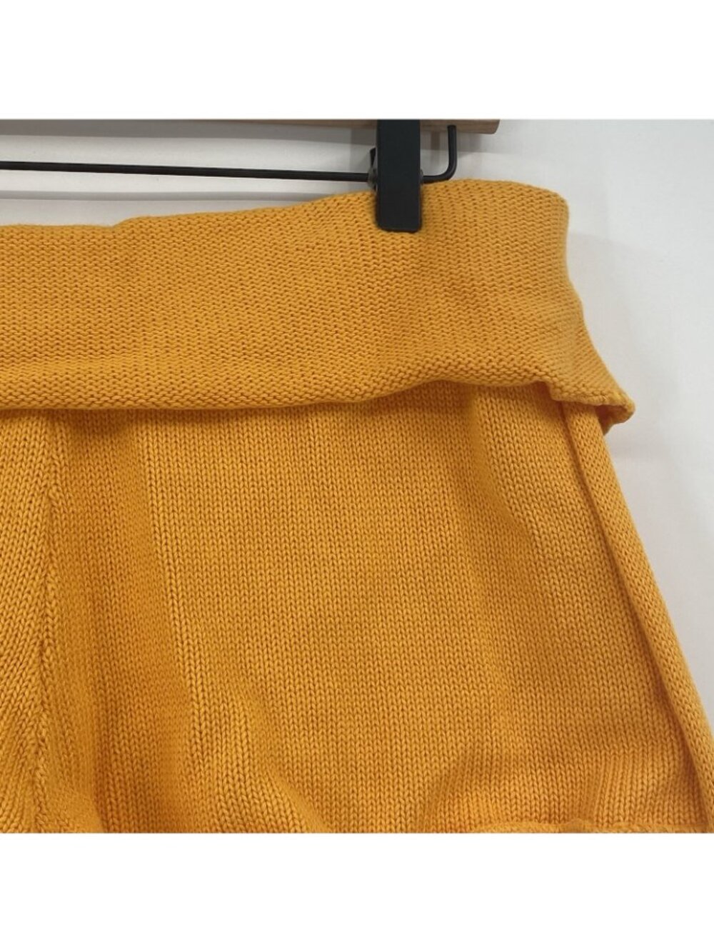 Free People Beach Size M Rita Sweater Knit Shorts in Cali Poppy - Picture 6 of 12